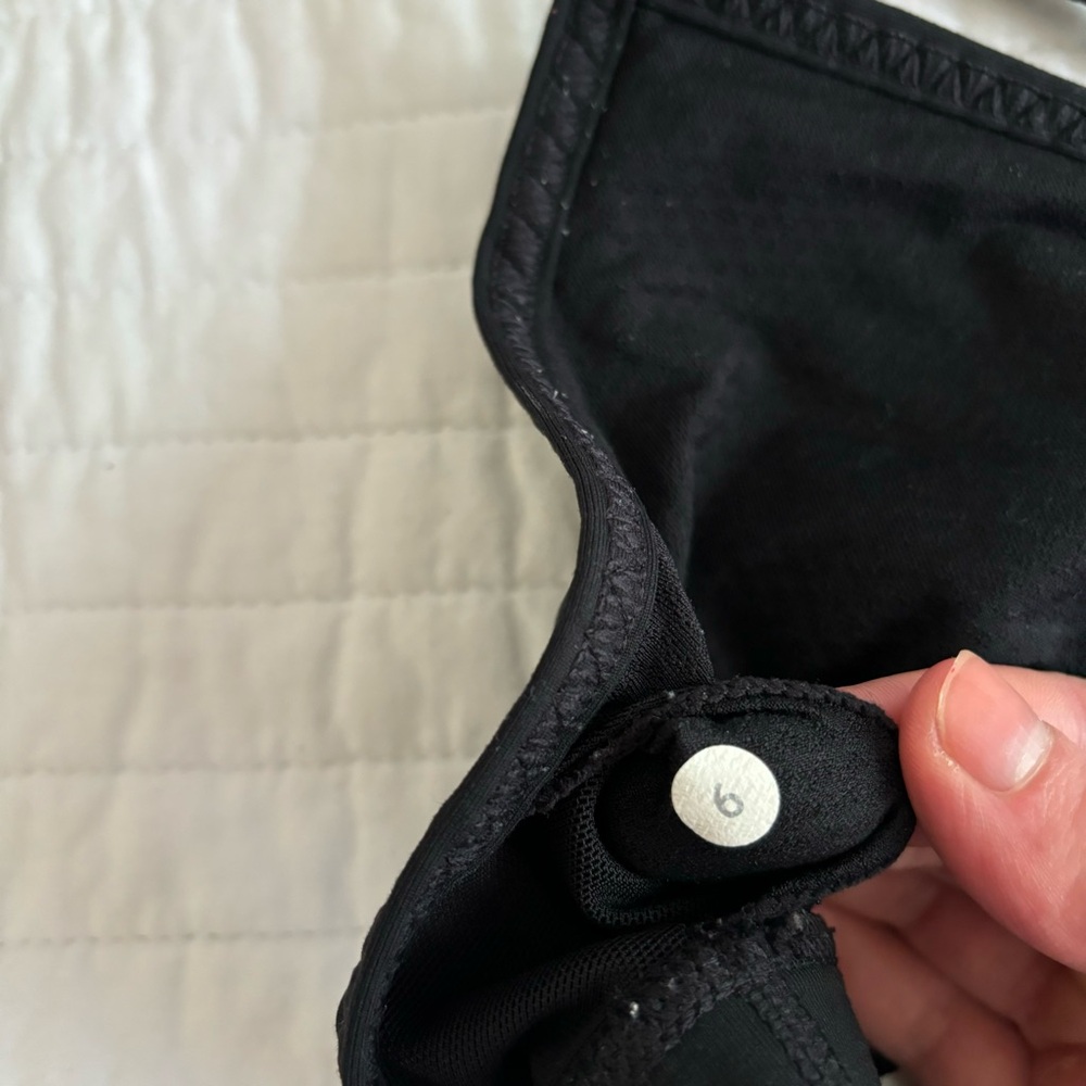 LULULEMON 6 Black Bralette - Picture 4 of 6
